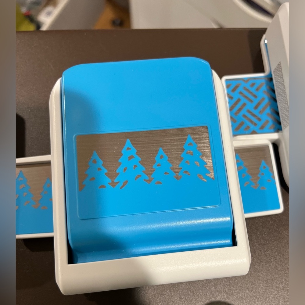 Creative Memories Treeline Border Punch- retired